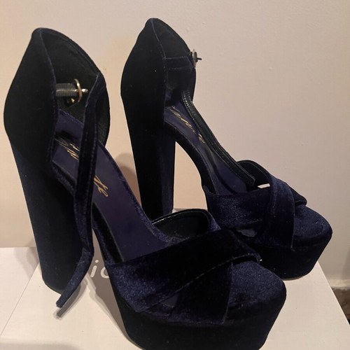 Blue velvet Sante sandals new, size 38