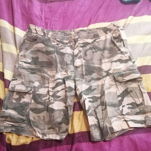 Bermuda shorts size M, khaki color