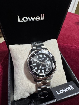 Lowell men's watch with battery and silver metal bracelet, new