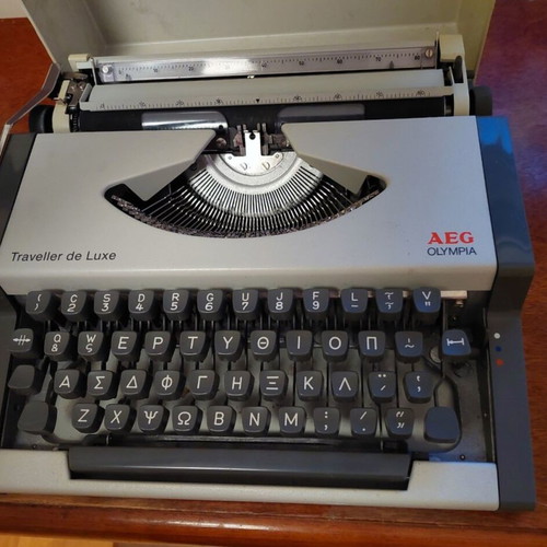 AEG Olympia Traveller de Luxe Greek typewriter