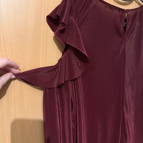 Bershka blouse burgundy pleated with ruffles size L like new
