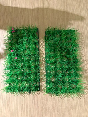 Grass like new, size 23 x 23 cm, set of 2 pieces
