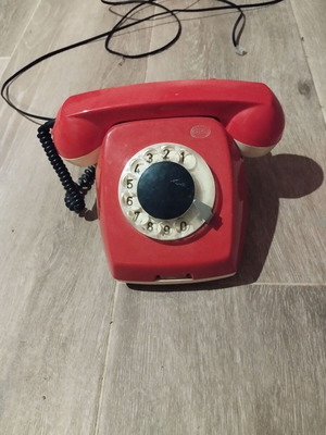 Τηλέφωνο vintage μεταχειρισμένο, κόκκινο ενσύρματο, απόλυτα λειτουργικό