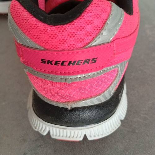 Skechers athletic shoes used, size 40, red