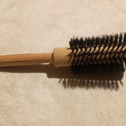 Round medium-size hair straightening brush like new