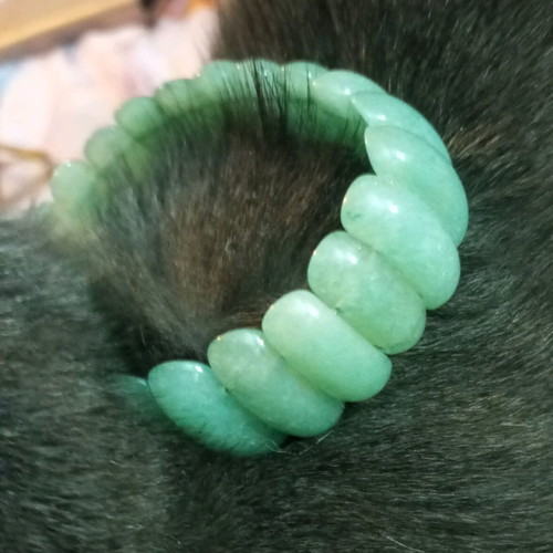 Bracelet with green aventurine semi-precious stone like new, diameter 6.4cm
