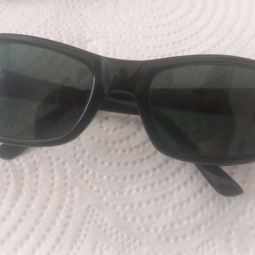 Valentino sunglasses authentic like new, black