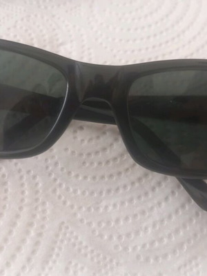 Valentino sunglasses authentic like new, black
