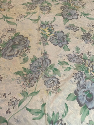 Одеяло Ли за голямо легло с сини цветя и подплата като ново