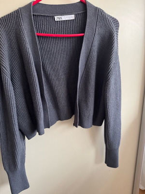Zara knitted crop cardigan like new, gray, size S, buttonless