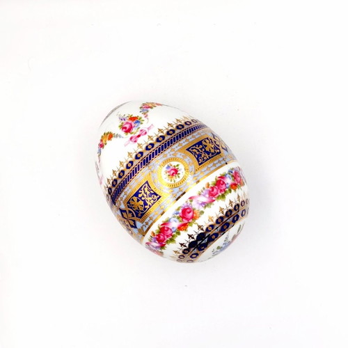 The Regal Collection porcelain decorative egg used with base