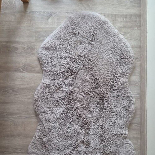 Fur rug like new, gray, 100×50 cm, soft texture