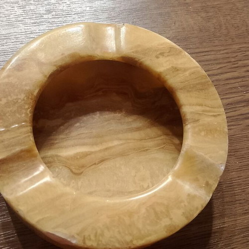 Alabaster ashtray like new