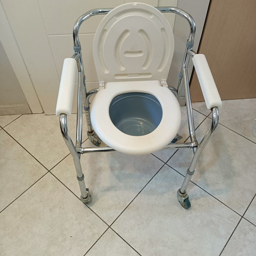 Toilet chair like new
