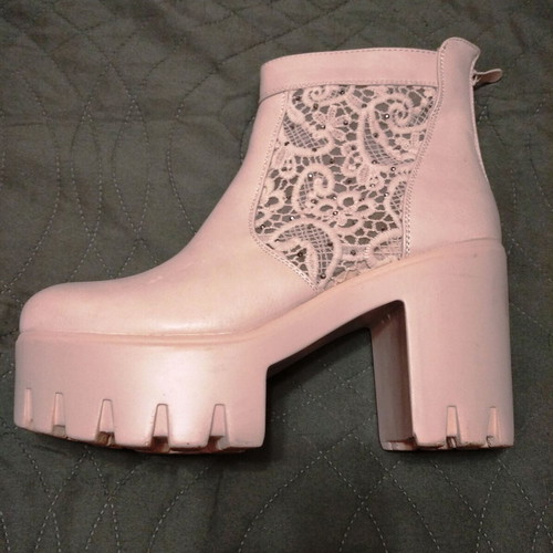 Melissa Boots ankle boots size 40 like new, beige with lace