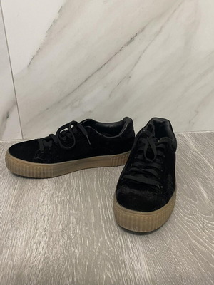 Firefly black velvet sneakers like new, size 39
