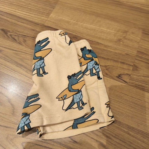 Zara Kids shorts size 104, like new, orange with crocodile print