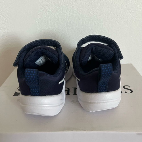 Nike Downshifter 12 Kids Shoes new, size 21