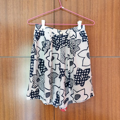 Vintage handmade silk shorts 80s, like new, white and blue