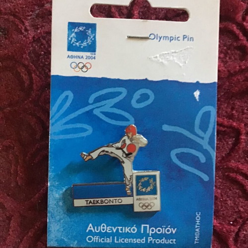 Pin Athens 2004 collectible, like new