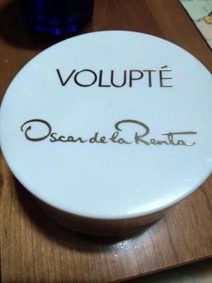 Volupté body powder Oscar de la Renta new, vintage 1992