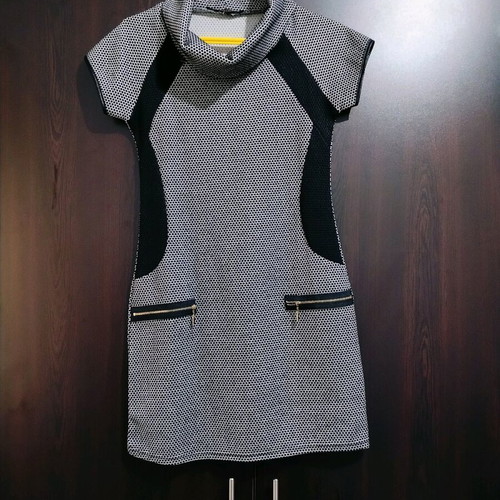 Raxevsky women's short dress like new, size XS, black and white