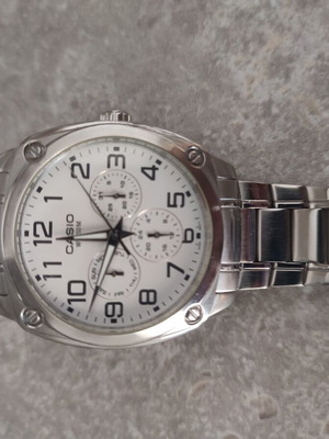 Casio 1330 MTP 1200 vintage men's watch used, stainless steel, white