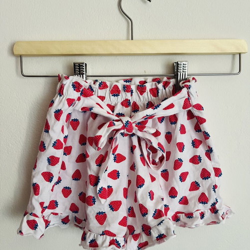 Benetton girls' strawberry print set, size 4-5