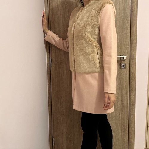 Zara medium coat with fur like new