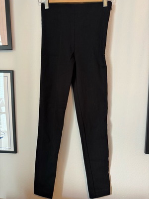 Mango black leggings like new with zipper and metal button