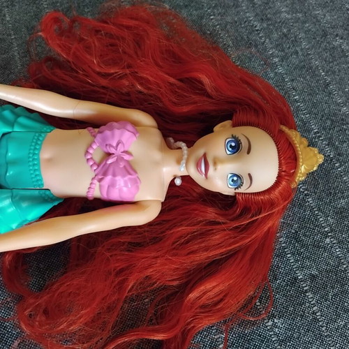Disney Princess Swim & Splash Ariel doll like new, Mattel HPD43