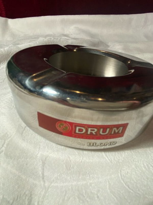 Metal ashtray like new, Drum tobacco advertisement