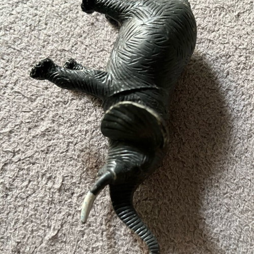 Elephant figure used without box