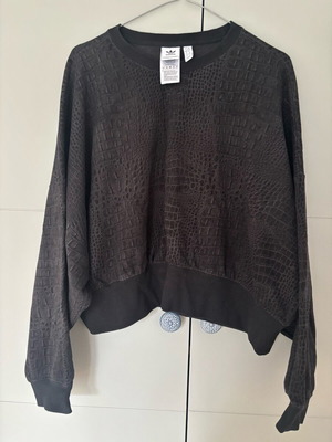 Adidas leopard print sweatshirt like new, size L, black