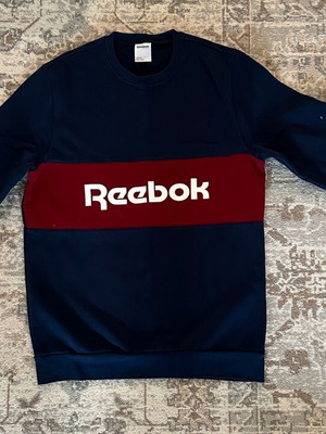 Reebok sweatshirt Medium slightly used, multicolor