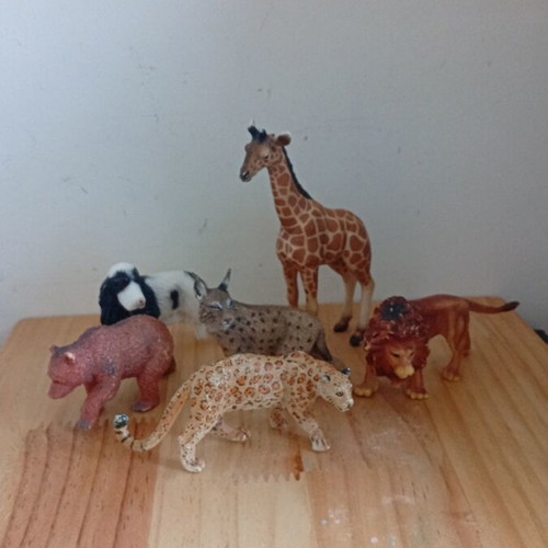 Collect A animal figures like new, pack of 6, collectible