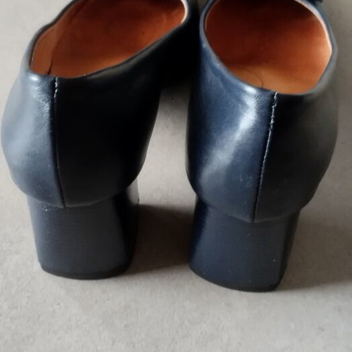 Elle blue anatomical leather women's shoes size 37 like new