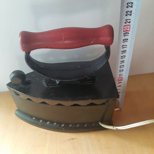 Charcoal Iron lamp like new, vintage decoration