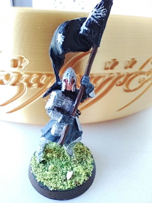 Games Workshop LOTR Gondor Banner Bearer metal miniature 2003