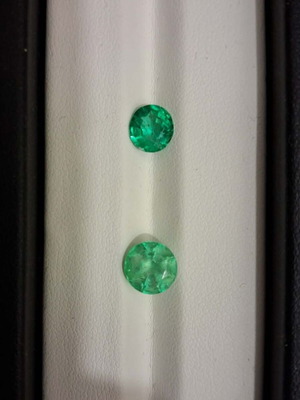 Двойка смарагди от Афганистан нови, овални