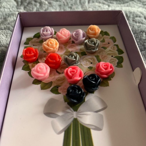 Set of rose earrings new, 7 pieces, multicolor AVON