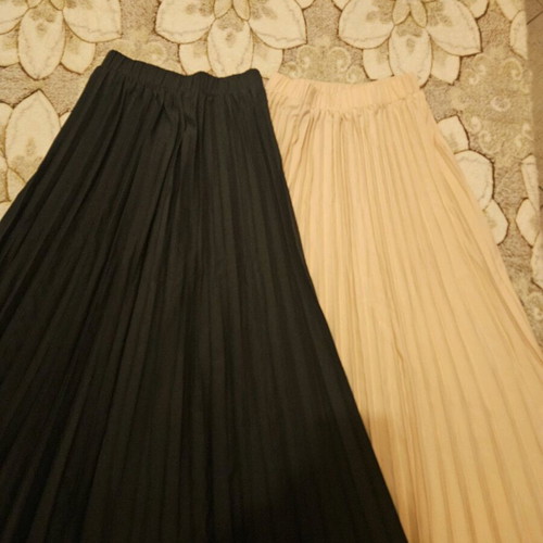 Pleated skirts new, 2 pieces, for 7-year-old girl, black and beige