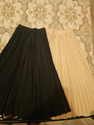 Pleated skirts new, 2 pieces, for 7-year-old girl, black and beige