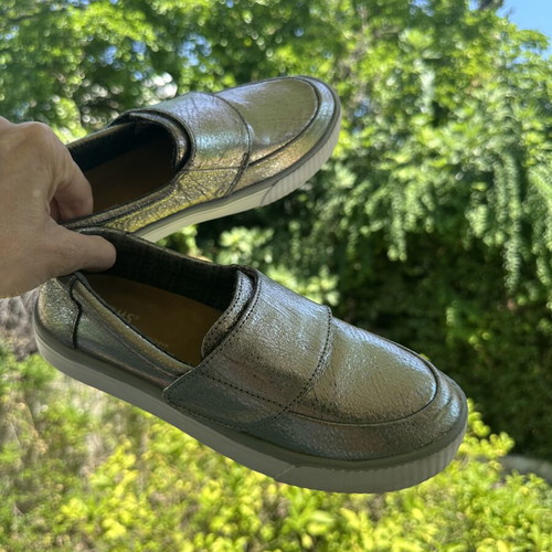 TOMS Metallic Leather Slip-On Sneakers like new, size 38, silver