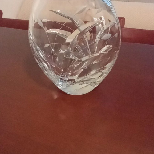 Crystal oval vase like new, 20 by 18 cm