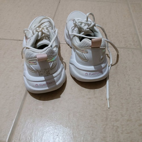 Reebok women's sport shoes size 38.5 white like new