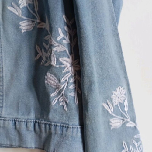 Esmara women's denim jacket like new, spring embroidered design
