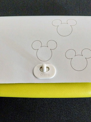 O Bag small crossbody bag like new, white and yellow with Mickey design