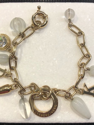 Dyrberg/Kern βραχιόλι με charms 20cm σαν καινούργιο, χρυσαφί με πουγκί
