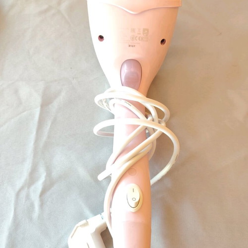 Handheld steamer like new for quick ironing and travel